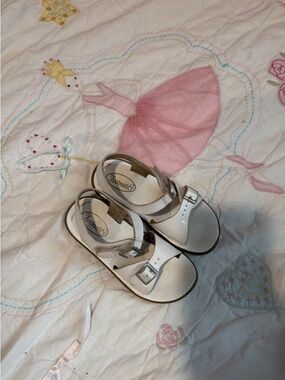 FootMates White Toddler Buckle Sandals